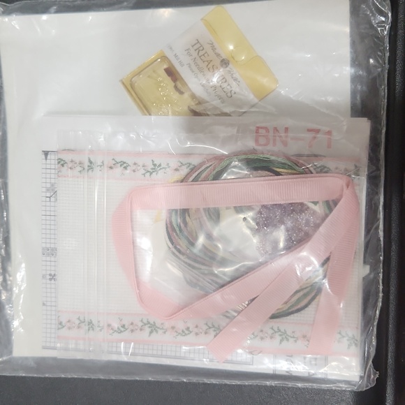 Cross Stitch Kit - Picture 2 of 3